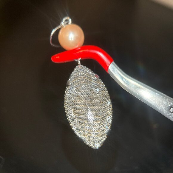 Pear Shaped Pearl Mesh Dangle Earrings - Picture 2 of 4